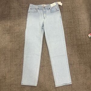 Women’s Amercrombie and Fitch 90’s straight jeans size 30 long